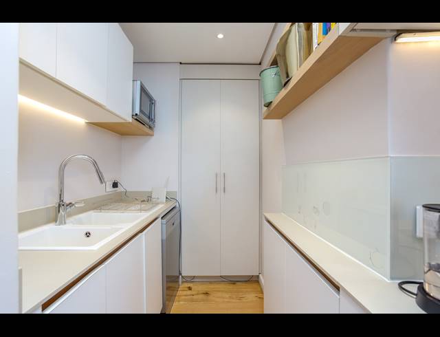 2 BEDROOM APARTMENT TO LET IN WATERFRONT